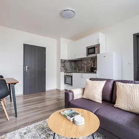 Blueground Pankrac View Spacious Near Offices Prg-113 Appartement Prague