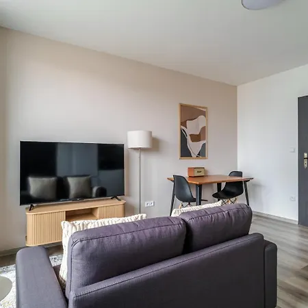 Blueground Pankrac View Spacious Near Offices Prg-113 *