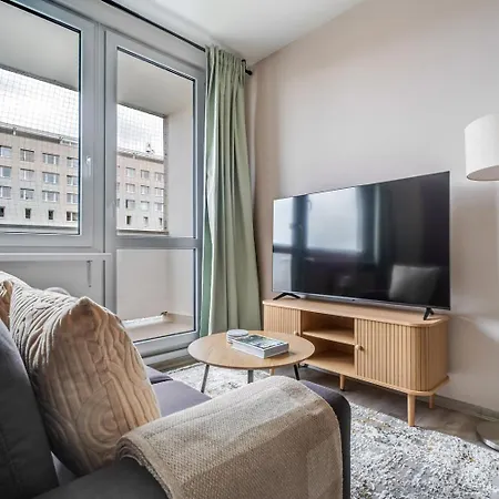 Blueground Pankrac View Spacious Near Offices Prg-113 Appartement *