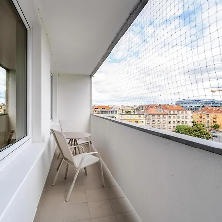 Blueground Pankrac View Spacious Near Offices Prg-113 *