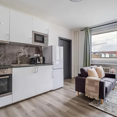 Blueground Pankrac View Spacious Near Offices Prg-113 Appartement *