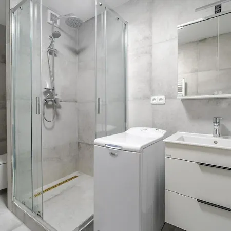 Blueground Pankrac View Spacious Near Offices Prg-113 * Prague